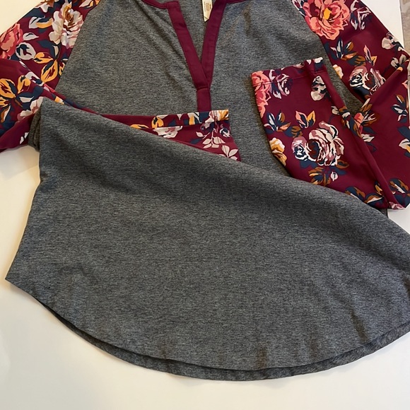 Matilda Jane Floral sleeved v-neck tee medium Like New - Picture 5 of 5